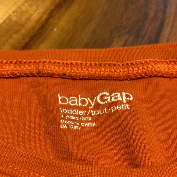 Boy’s Size 5 Bundle of 3 Cotton Pajamas: 1 GAP Lion, 2 Old Navy Pirate &Dinosaur - Picture 2 of 5